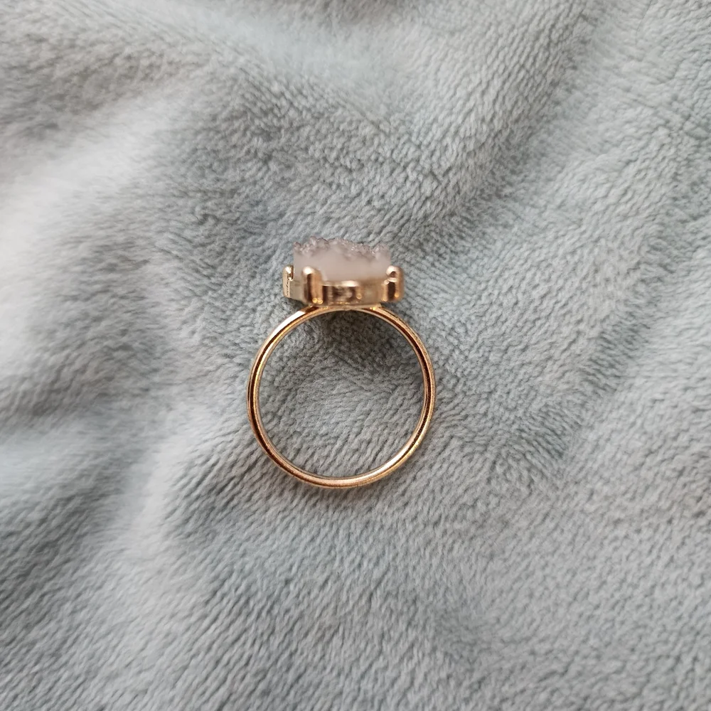 Size 6 Gold Tone Dainty Band Geode Stone Ring
